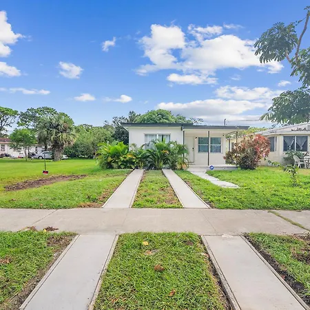 Remodeled 3 Bed 1 Bath Home Near Beach With Game Room!